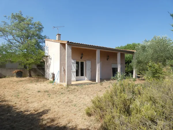 Villa 4 faces de 96m² sur terrain arboré de 627m²
