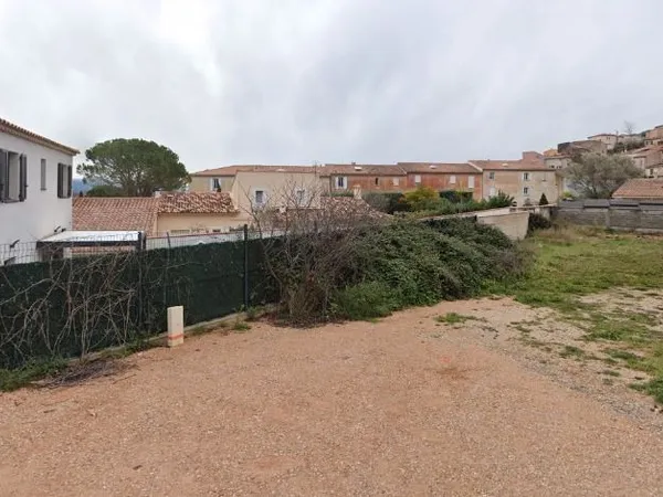 Terrain 196 m² Cuers