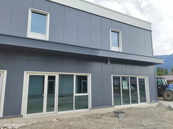 LOCAL D'ACTIVITE 93 m² AMANCY