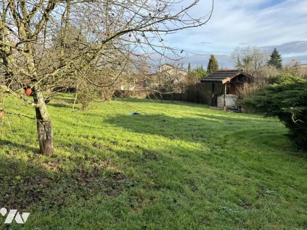 Terrain 618 m²