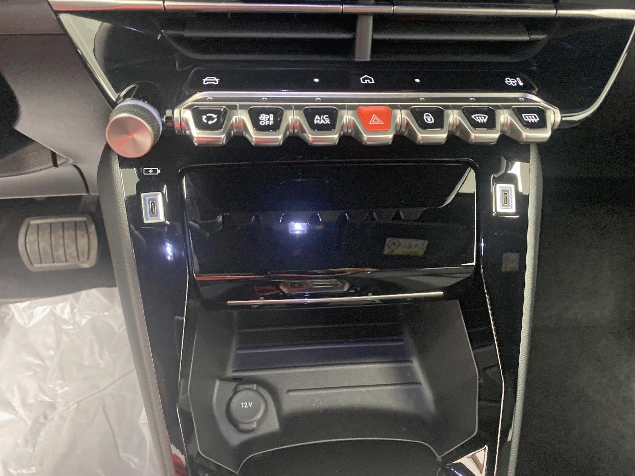 Peugeot 2008 hybrid 145 e-dcs6 allure — photo 15