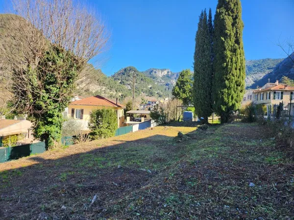 Terrain en individuel 304 m²