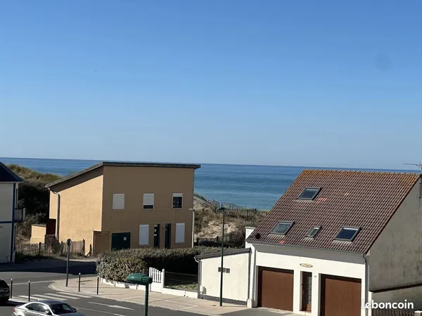Appartement au 2eme étage à 50m de la plage