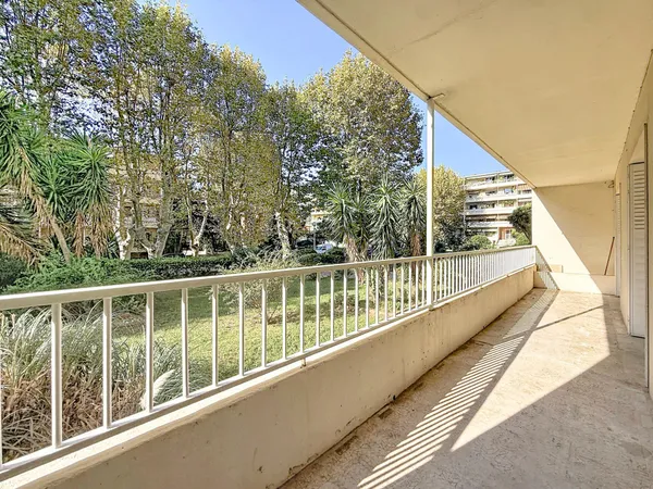 La Palasse : un T3 prêt à vivre avec terrasse et stationnement