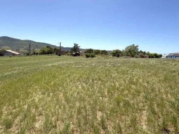 Terrain 887 m²