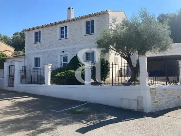 Villa 6 pièces 155 m²