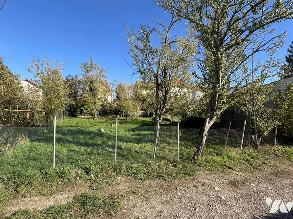 Terrain 278 m²