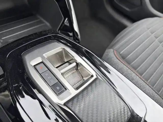 Peugeot 208 electrique 50 kwh 136ch — photo 14