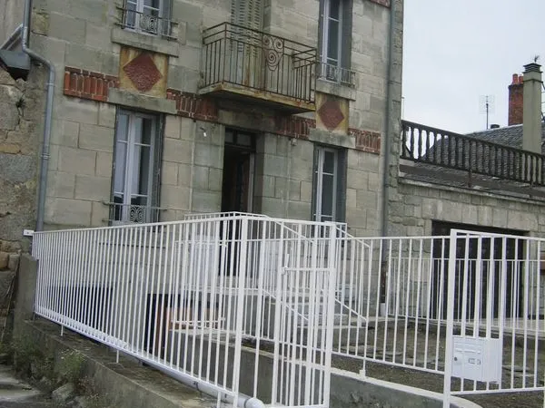 Maison independante avec terrain et cave st chely d'apcher