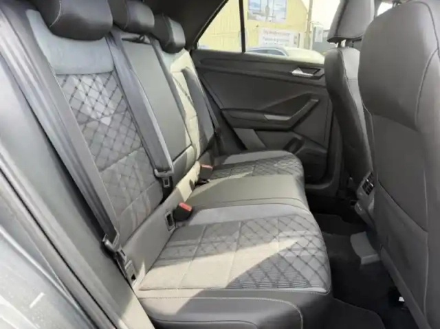 Volkswagen T-Roc 1.5 tsi evo2 150ch r-line dsg7 — photo 9