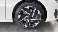 Peugeot 308 PHEV 180ch Allure Pack e-EAT8 — photo 20