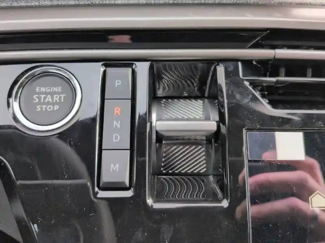 Peugeot 3008 hybrid 145 e-dcs6 — photo 14
