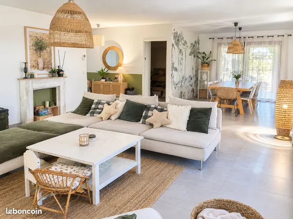 Maison contemporaine 2022 - 130 m² avec piscine
