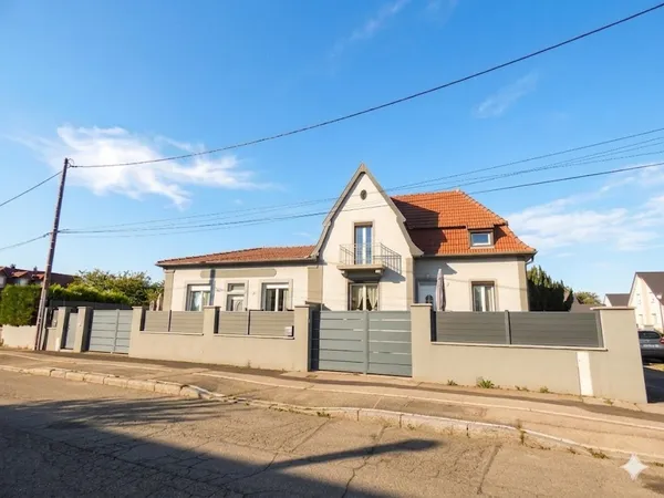 Immeuble 9 pièces 195 m²
