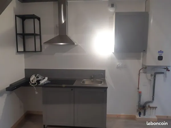 Location appartement duplex 2 pièces 31 m2 + box individuel 5 m2 - centre commune 44320 CHAUVE