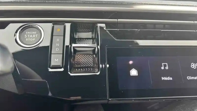 Peugeot 3008 hybrid 145 e-dcs6 — photo 63
