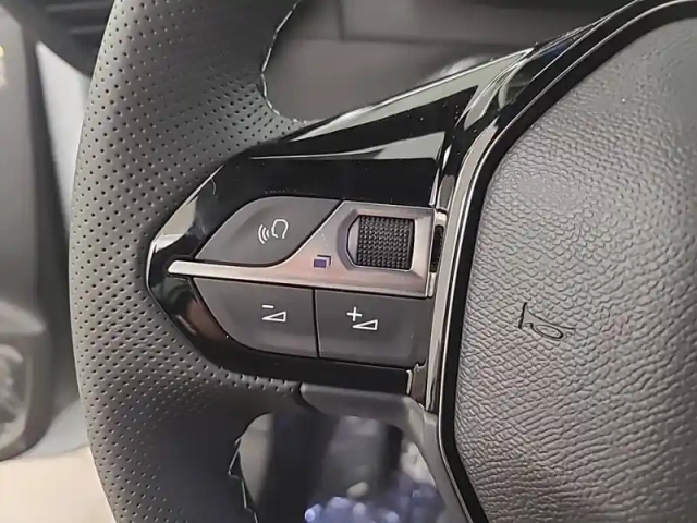 Peugeot 208 electrique 50 kwh 136ch — photo 20