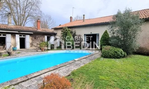 Maison 11 pièces 260 m²