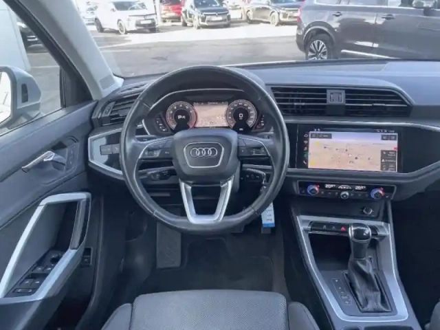 Audi Q3 35 tfsi 150ch limited s tronic 7 — photo 18