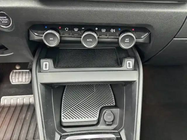 Citroën C4 puretech 130 s&amp;s eat8 — photo 23