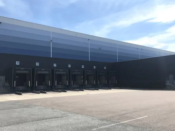 Entrepôt 47145 m²