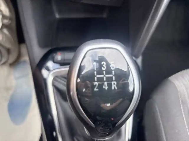 Opel Corsa 1.2 75 ch bvm5 — photo 17