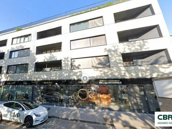 Local commercial 370 m²