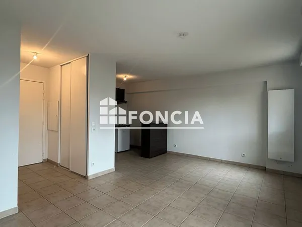 Appartement Location La Rivière-Saint-Sauveur 2p 42m² 580€