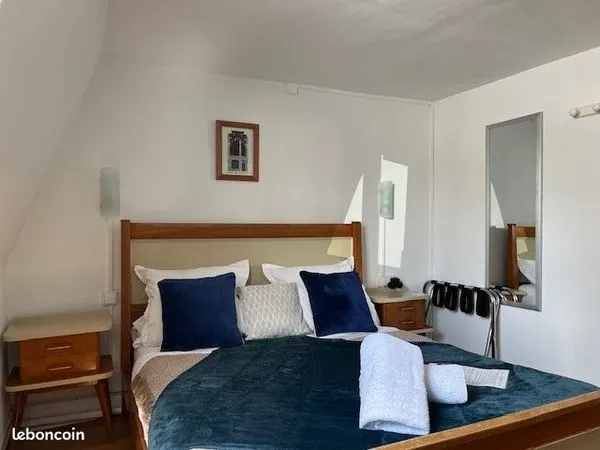 Chartres - Chambre meublée avec salle de bain-WC privatifs et espaces partagés de qualité