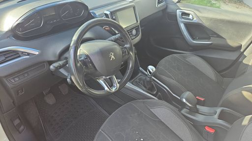 Peugeot 2008 1.2 PureTech 130 - Allure – 2018 – 76560 km – Essence – Boîte Manuelle — photo 28