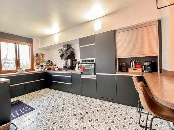 Maison 10 pièces 230 m²