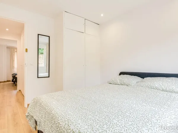 Appartement T3 refait à neuf meublé -1 250 CC