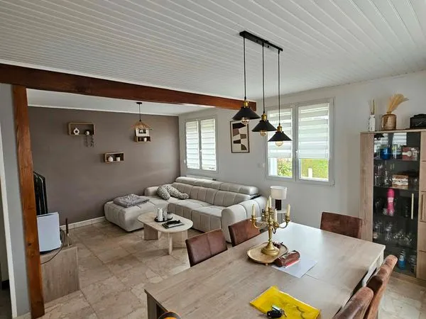 Maison T3 de 65 m² avec jardin et garages — Montescourt-Lizerolles