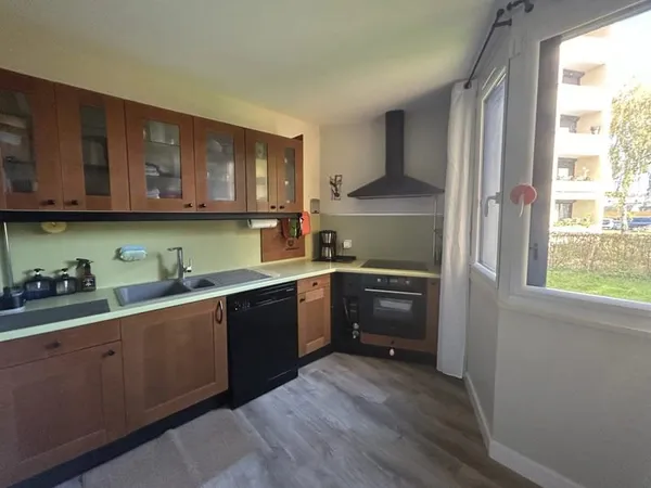 Appartement MEUBLÉ lumineux et moderne à Montigny-le-Bretonneux