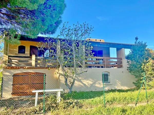 VIAS - MAISON T3 DE PLAIN PIED SURELEVE AVEC GARAGE ET SOUS