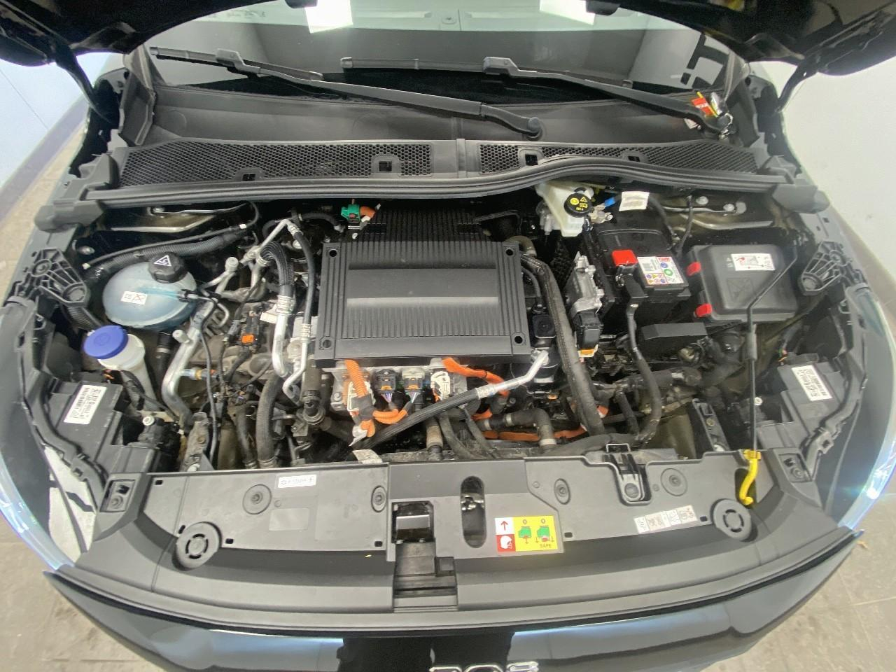 Peugeot 208 electrique 50 kwh 136ch style — photo 14