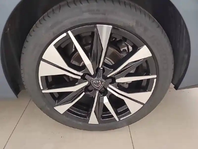 Peugeot 308 sw hybrid 145 e-dcs6 — photo 13
