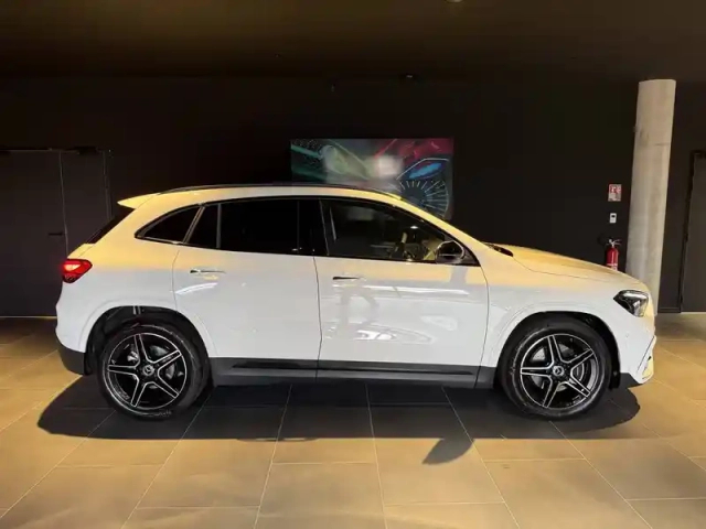 Mercedes Gla 180 7g-dct — photo 17