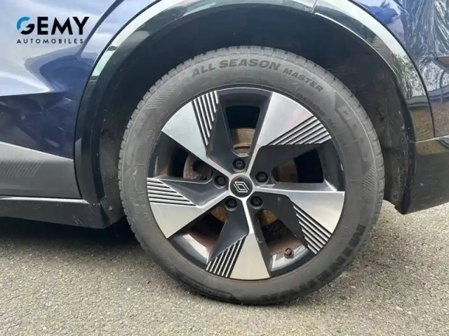 Renault Megane e-tech ev40 130ch standard charge — photo 11
