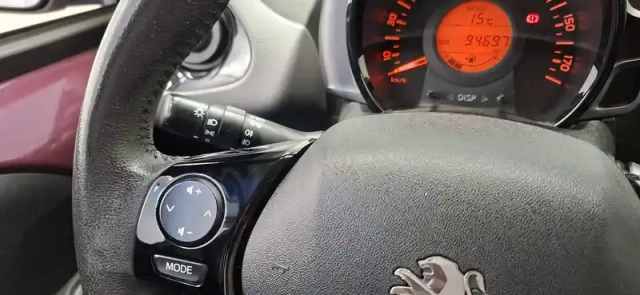 Peugeot 108 vti 72ch bvm5 — photo 62