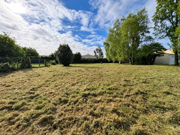 Terrain 841 m²