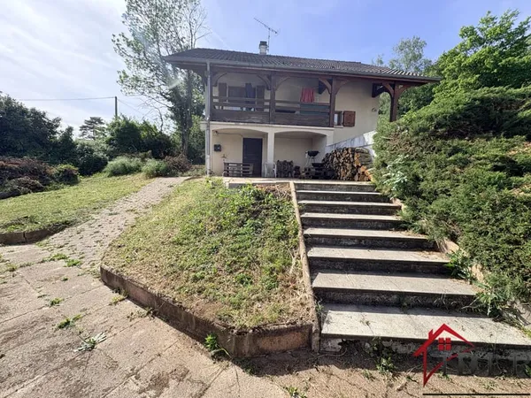 Bel ensemble immobilier locatif SITUE DANS UN SECTEUR A FORT