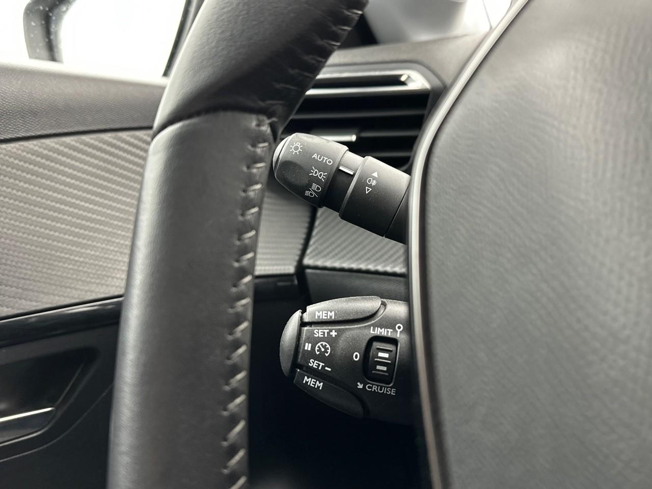 Peugeot 208 puretech 100 s&s bvm6 style — photo 19
