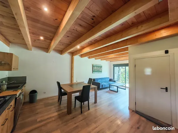 Appartement T3 Ugine avec stationnement et terrasse
