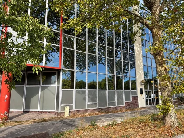 Boutique 1500 m²