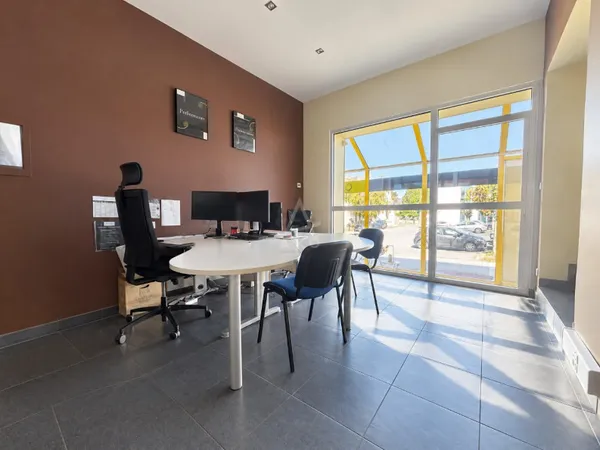 Bureaux 6 pièces 118 m²