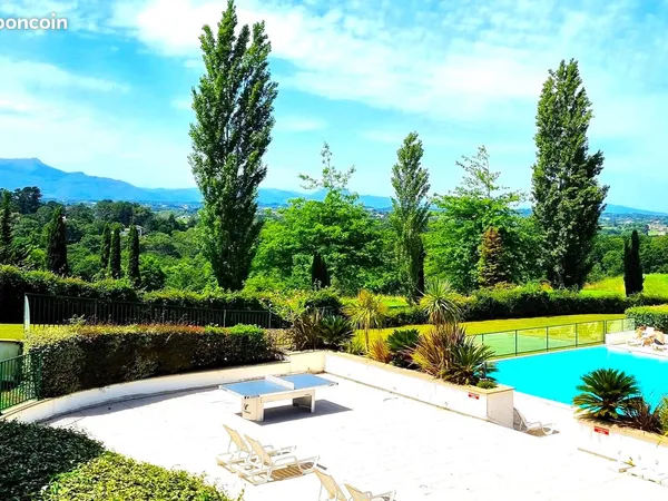 ✳️​ ​2 pièces Meublé aux "Terrasses d'Arcangues" avec vue sur la Piscine, le Golf ...