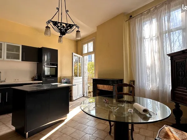 Propriété 5 pièces 184 m²