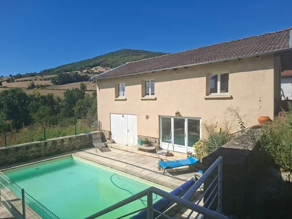Dans dépendance indépendante de 100 m2