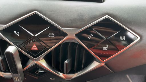 DS DS3 Crossback 1.2 PureTech 130 EAT8 - Opera – 2019 – 39305 km – Essence – Boîte Automatique — photo 18